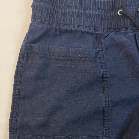 Athleta Navy Women's Cargo Shorts - Picture 7 of 8